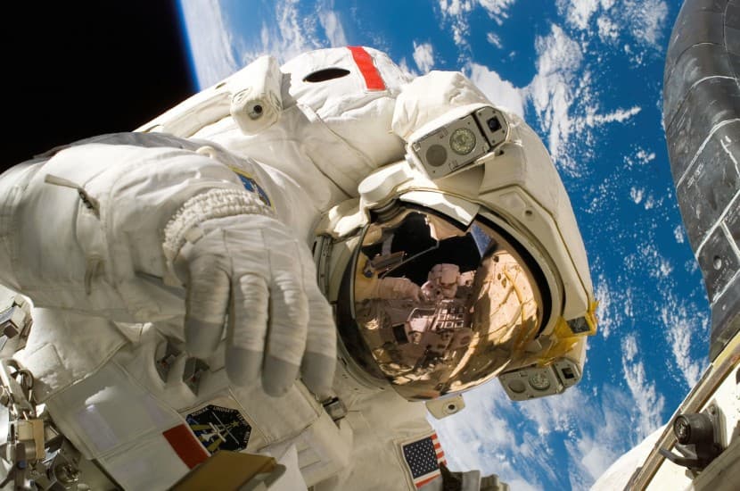 astronaut-astronomy-discovery